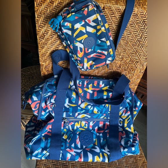 Set - Kipling Logo Medium Art Tote and Abanu Multi Convertible Crossbody Bag - Picture 1 of 11